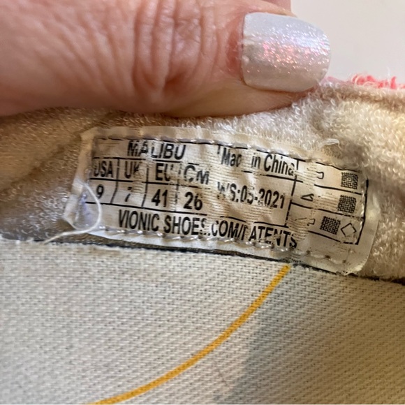 Vionic Beach Sneakers Slip On Malibu Red Coral Pink Womens 9 M Orthotic Shoes - Picture 10 of 10